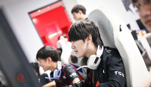 府支持和大 府支持和大